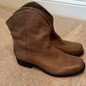 Jessica Simpson Tan Ankle Booties